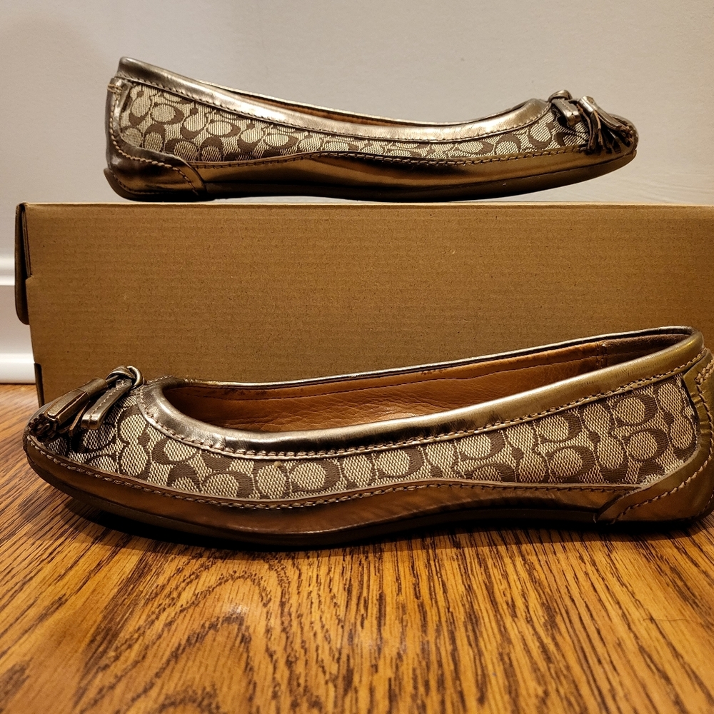Coach flats
